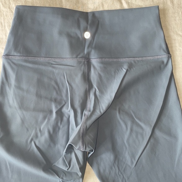 Lululemon women’s wunder under leggings - Picture 2 of 3